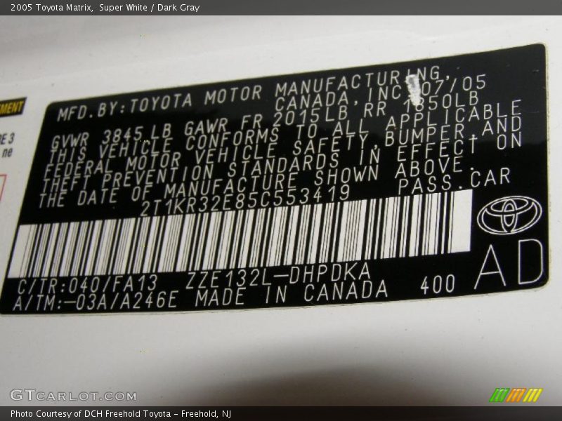 Super White / Dark Gray 2005 Toyota Matrix