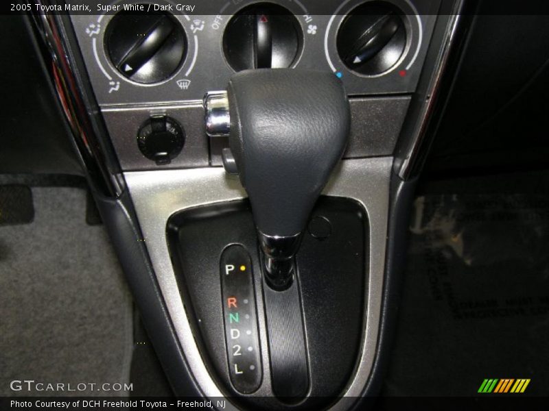 Super White / Dark Gray 2005 Toyota Matrix