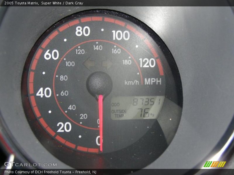 Super White / Dark Gray 2005 Toyota Matrix