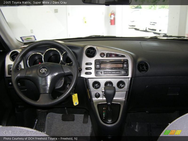 Super White / Dark Gray 2005 Toyota Matrix