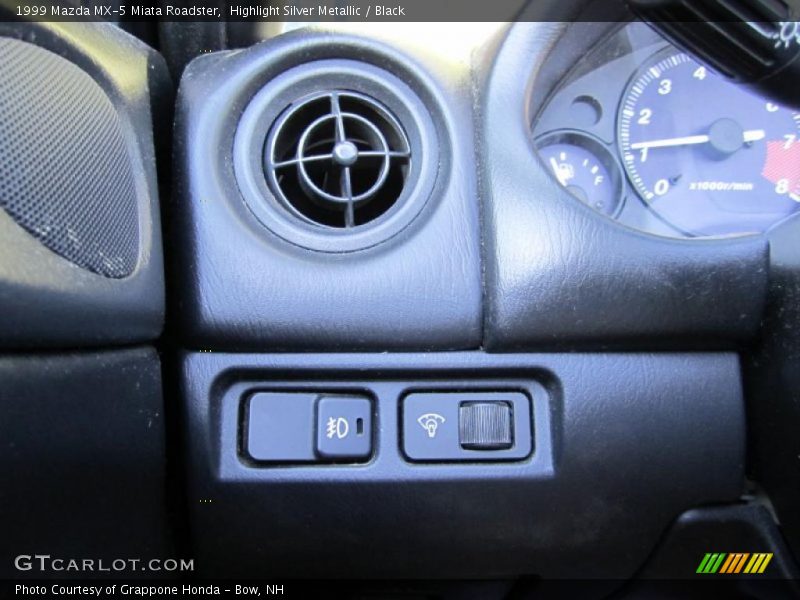 Highlight Silver Metallic / Black 1999 Mazda MX-5 Miata Roadster