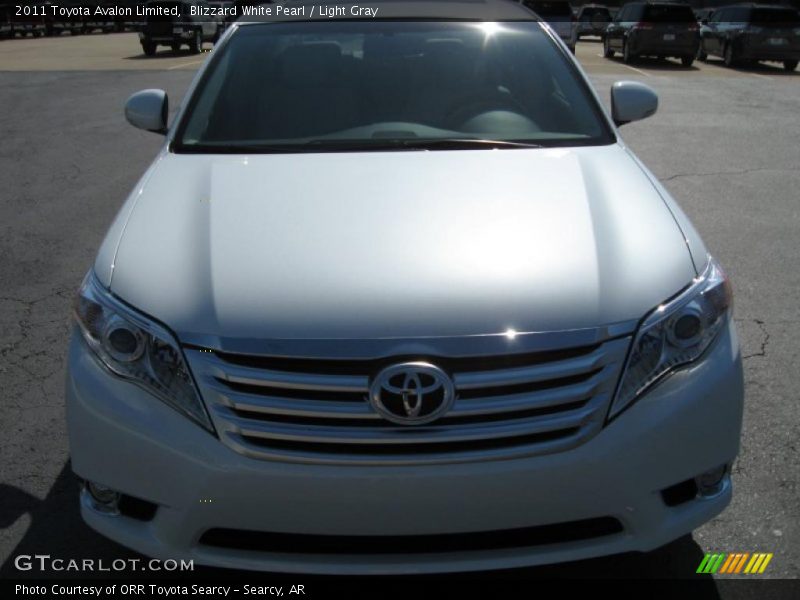 Blizzard White Pearl / Light Gray 2011 Toyota Avalon Limited