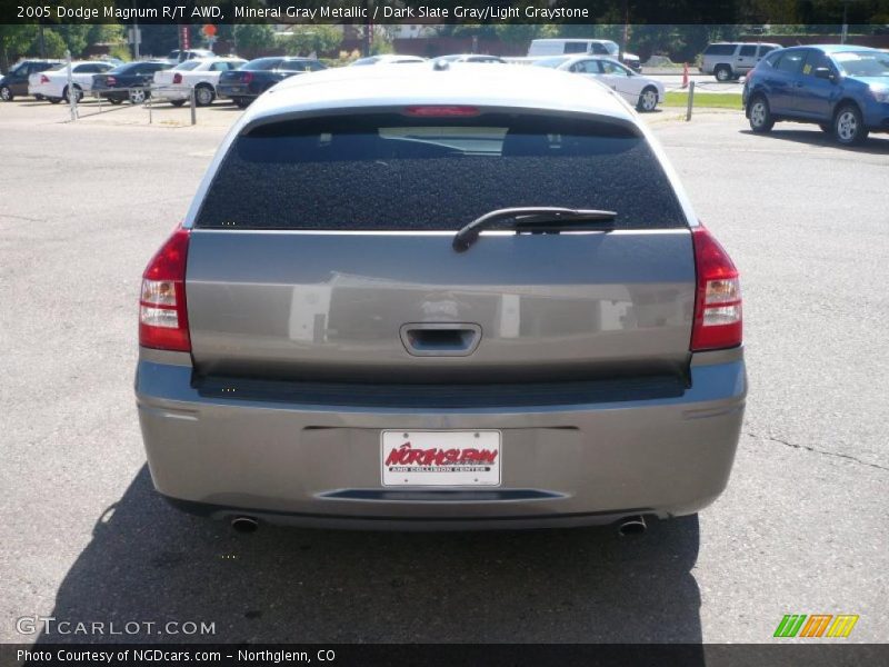 Mineral Gray Metallic / Dark Slate Gray/Light Graystone 2005 Dodge Magnum R/T AWD