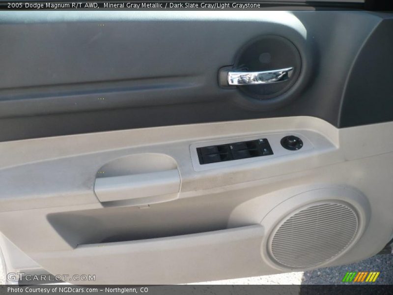 Mineral Gray Metallic / Dark Slate Gray/Light Graystone 2005 Dodge Magnum R/T AWD