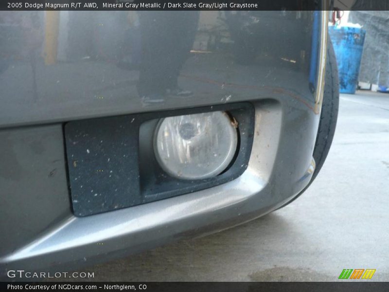 Mineral Gray Metallic / Dark Slate Gray/Light Graystone 2005 Dodge Magnum R/T AWD