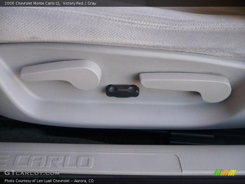 Victory Red / Gray 2006 Chevrolet Monte Carlo LS