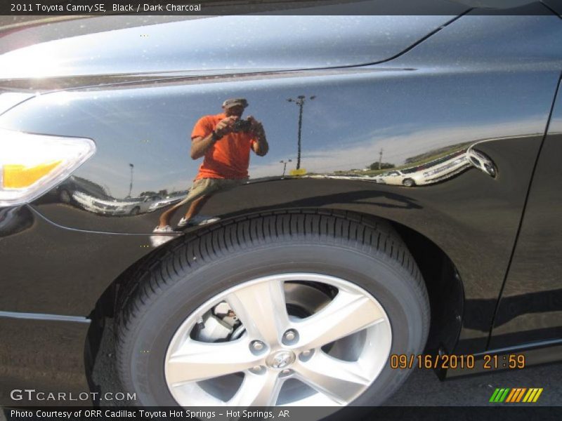 Black / Dark Charcoal 2011 Toyota Camry SE