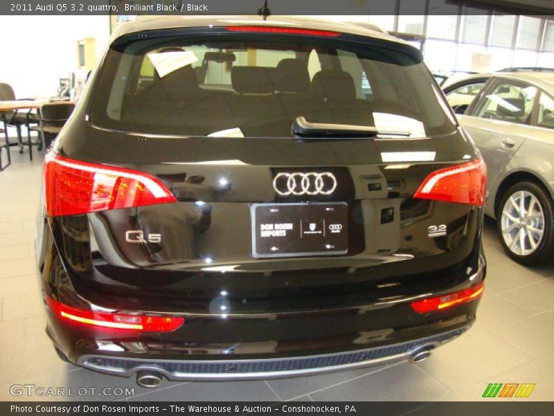 Brilliant Black / Black 2011 Audi Q5 3.2 quattro