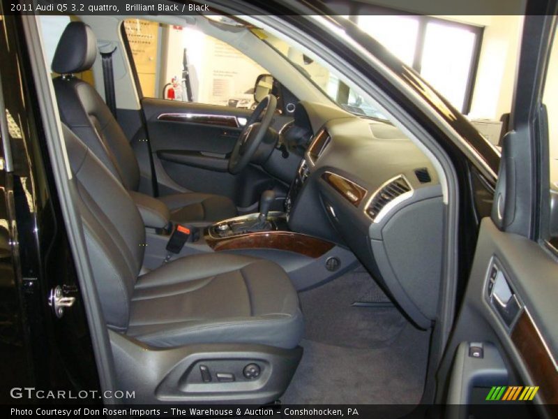 Brilliant Black / Black 2011 Audi Q5 3.2 quattro