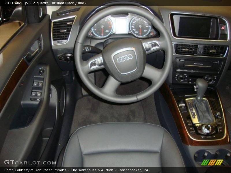 Brilliant Black / Black 2011 Audi Q5 3.2 quattro