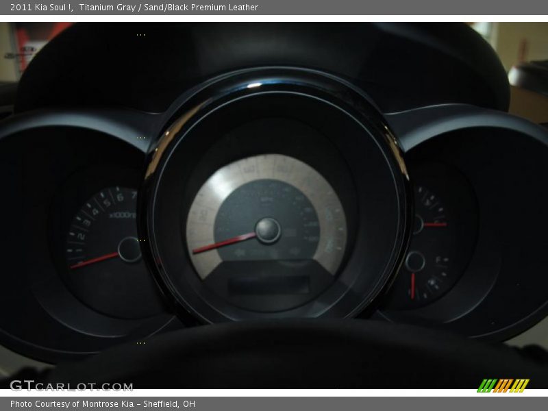 Titanium Gray / Sand/Black Premium Leather 2011 Kia Soul !