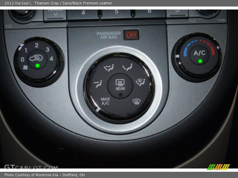 Titanium Gray / Sand/Black Premium Leather 2011 Kia Soul !