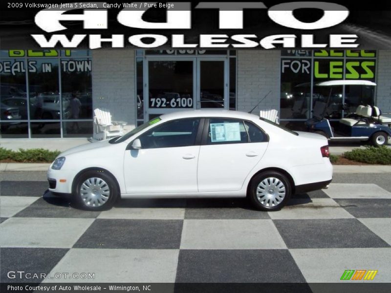 Candy White / Pure Beige 2009 Volkswagen Jetta S Sedan