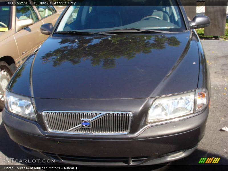Black / Graphite Grey 2001 Volvo S80 T6
