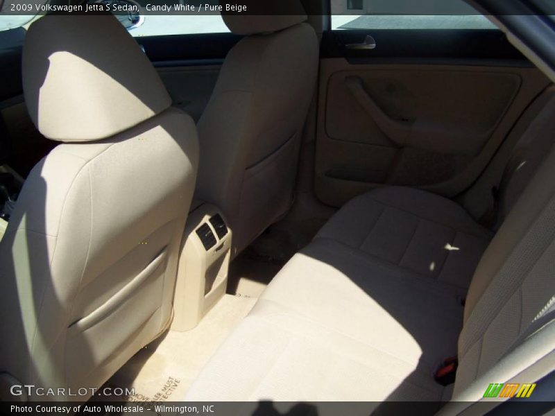 Candy White / Pure Beige 2009 Volkswagen Jetta S Sedan