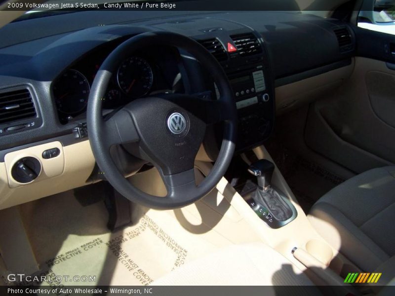 Candy White / Pure Beige 2009 Volkswagen Jetta S Sedan