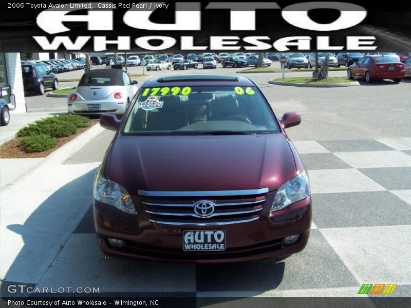 Cassis Red Pearl / Ivory 2006 Toyota Avalon Limited