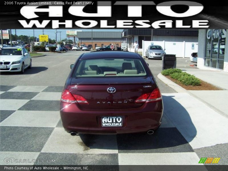 Cassis Red Pearl / Ivory 2006 Toyota Avalon Limited