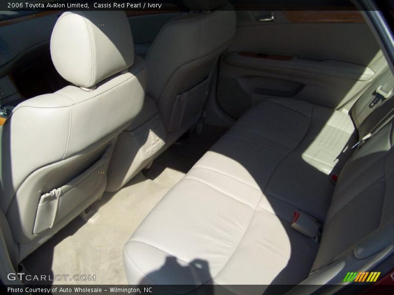 Cassis Red Pearl / Ivory 2006 Toyota Avalon Limited