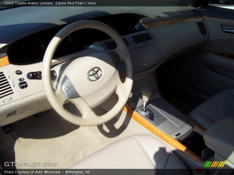 Cassis Red Pearl / Ivory 2006 Toyota Avalon Limited