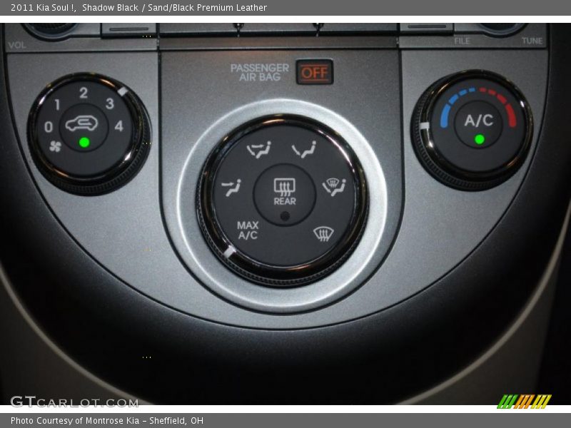 Shadow Black / Sand/Black Premium Leather 2011 Kia Soul !