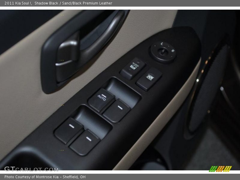 Shadow Black / Sand/Black Premium Leather 2011 Kia Soul !