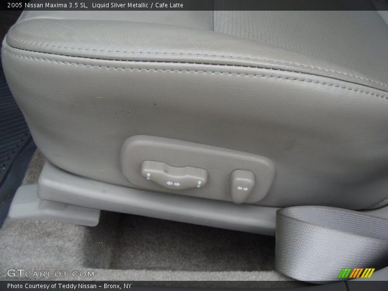 Liquid Silver Metallic / Cafe Latte 2005 Nissan Maxima 3.5 SL