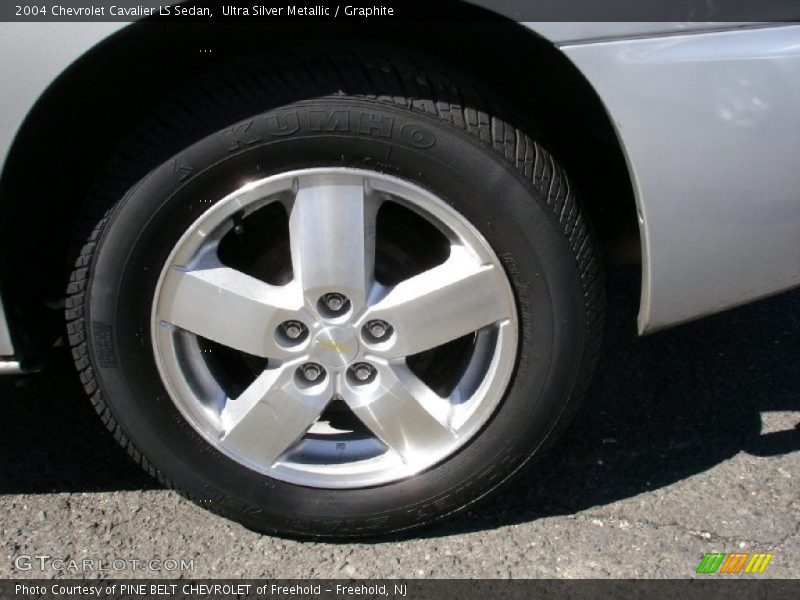 Ultra Silver Metallic / Graphite 2004 Chevrolet Cavalier LS Sedan