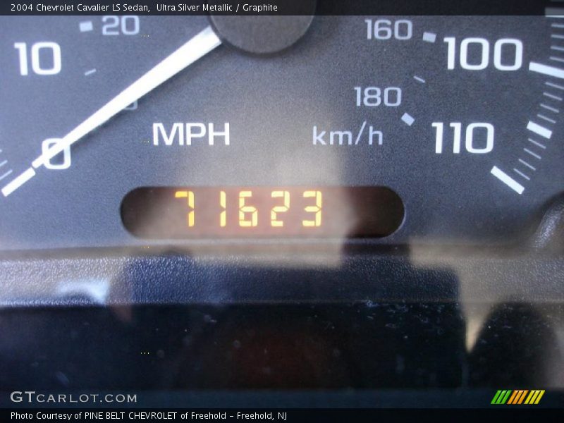 Ultra Silver Metallic / Graphite 2004 Chevrolet Cavalier LS Sedan