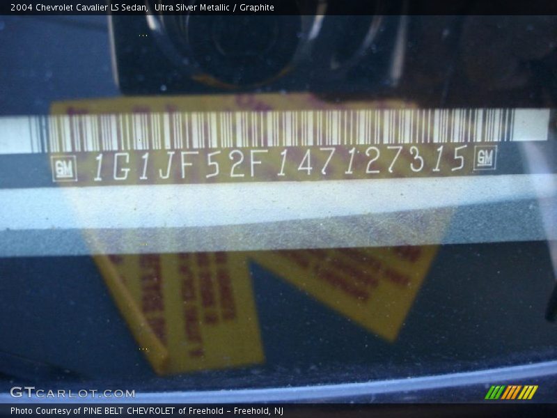 Ultra Silver Metallic / Graphite 2004 Chevrolet Cavalier LS Sedan