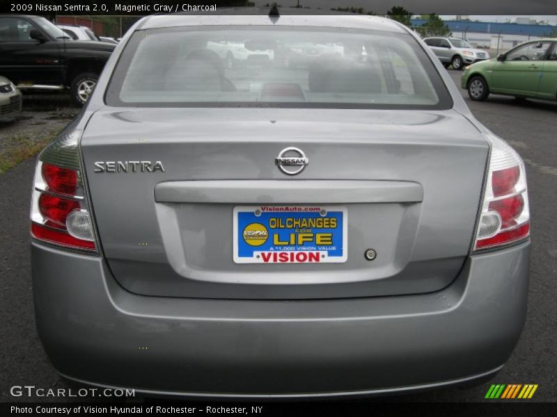 Magnetic Gray / Charcoal 2009 Nissan Sentra 2.0