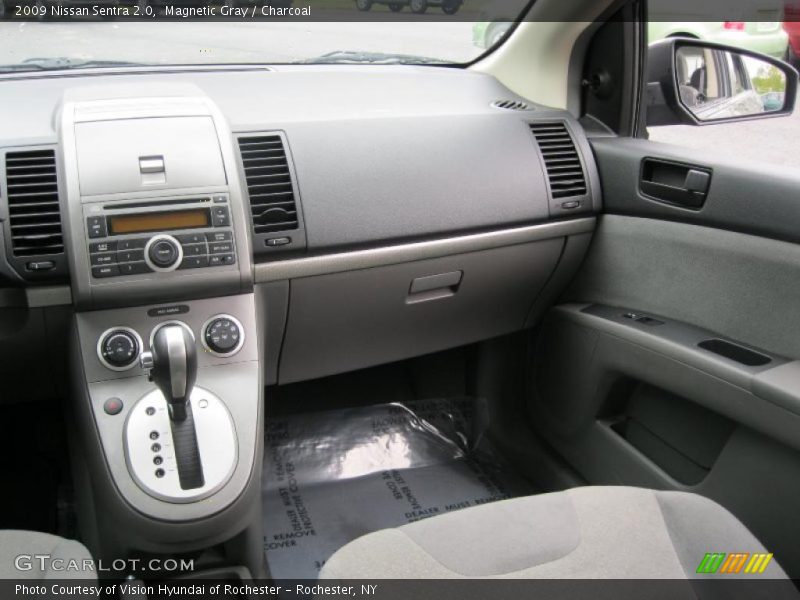 Magnetic Gray / Charcoal 2009 Nissan Sentra 2.0