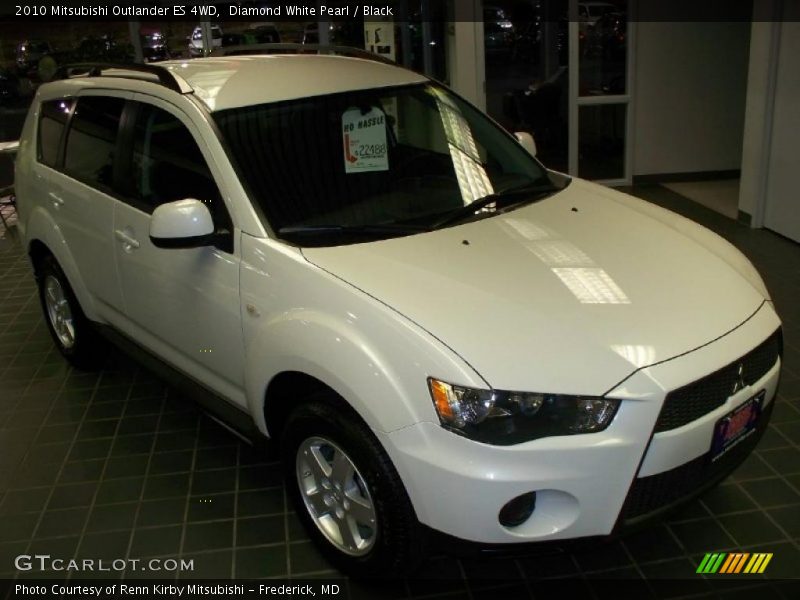 Diamond White Pearl / Black 2010 Mitsubishi Outlander ES 4WD