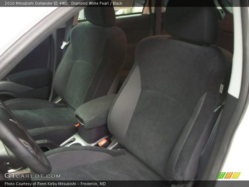 Diamond White Pearl / Black 2010 Mitsubishi Outlander ES 4WD