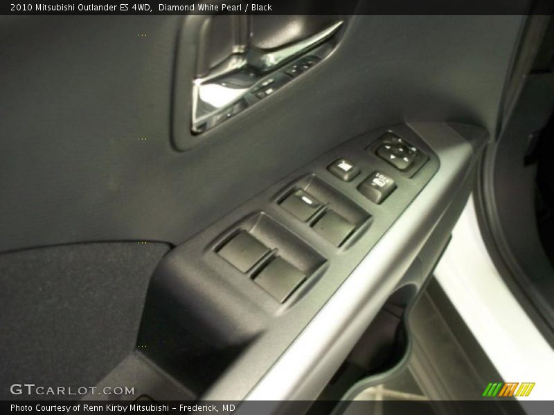 Diamond White Pearl / Black 2010 Mitsubishi Outlander ES 4WD