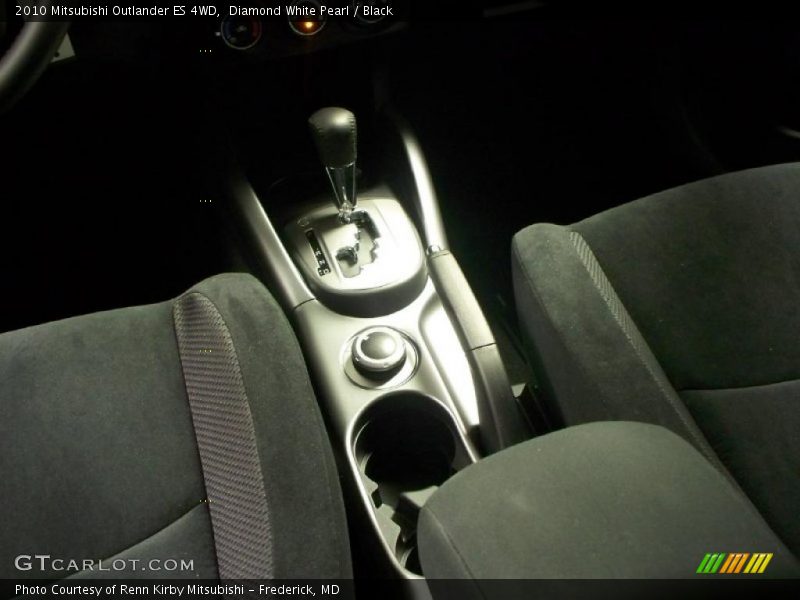 Diamond White Pearl / Black 2010 Mitsubishi Outlander ES 4WD