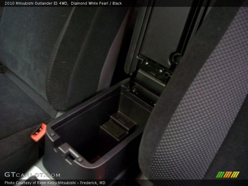 Diamond White Pearl / Black 2010 Mitsubishi Outlander ES 4WD