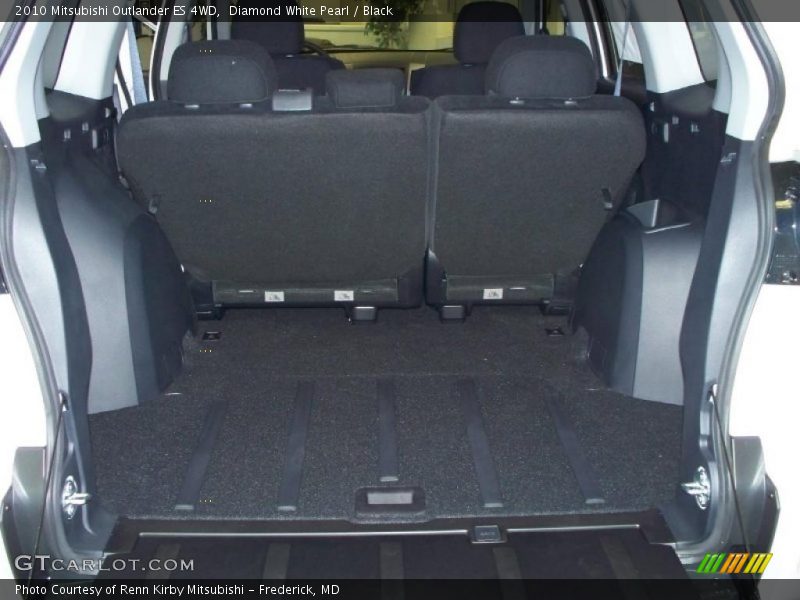 Diamond White Pearl / Black 2010 Mitsubishi Outlander ES 4WD