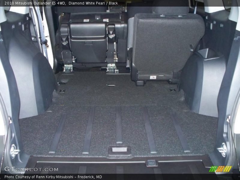 Diamond White Pearl / Black 2010 Mitsubishi Outlander ES 4WD