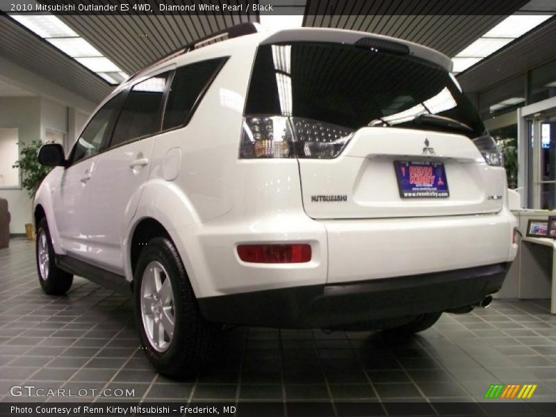 Diamond White Pearl / Black 2010 Mitsubishi Outlander ES 4WD