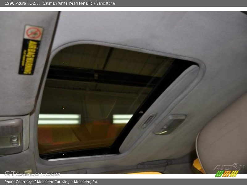 Cayman White Pearl Metallic / Sandstone 1998 Acura TL 2.5