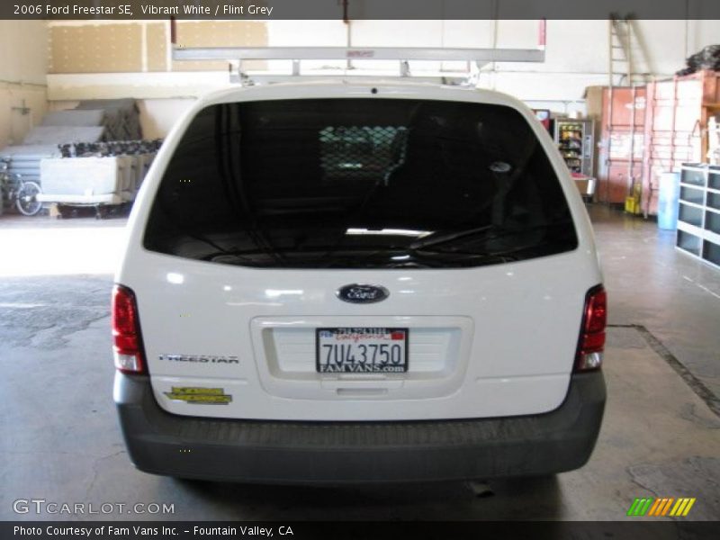 Vibrant White / Flint Grey 2006 Ford Freestar SE
