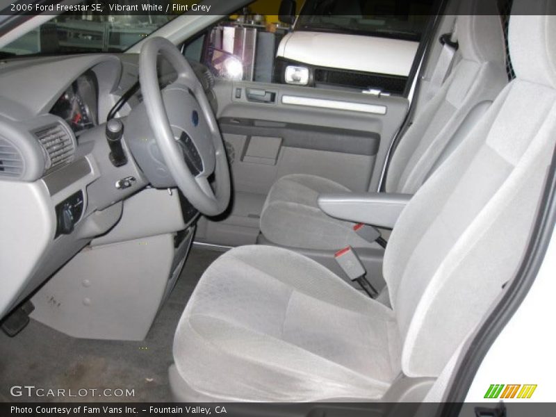 Vibrant White / Flint Grey 2006 Ford Freestar SE