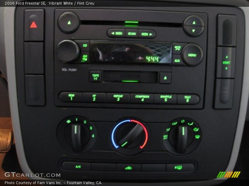 Vibrant White / Flint Grey 2006 Ford Freestar SE
