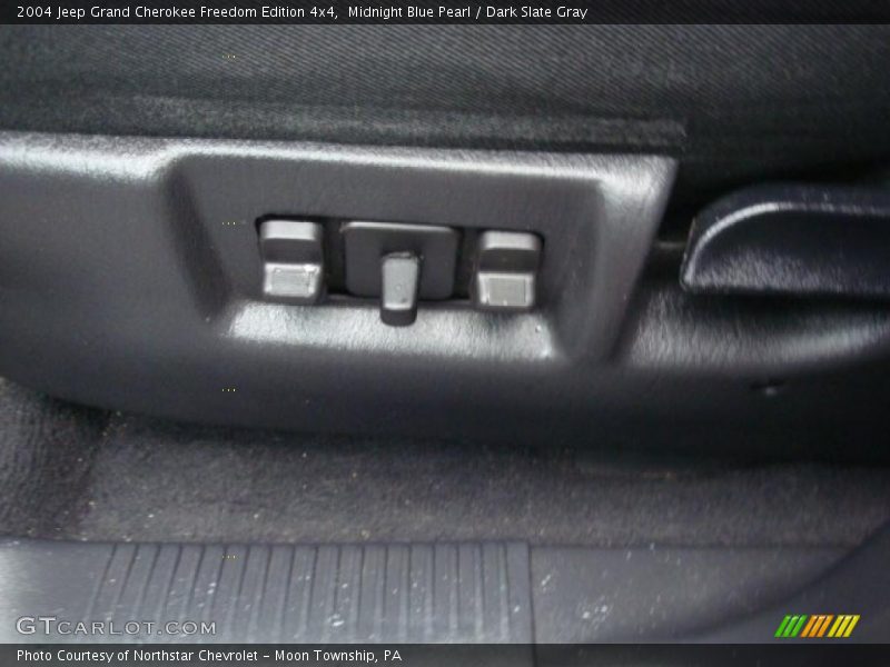 Controls of 2004 Grand Cherokee Freedom Edition 4x4