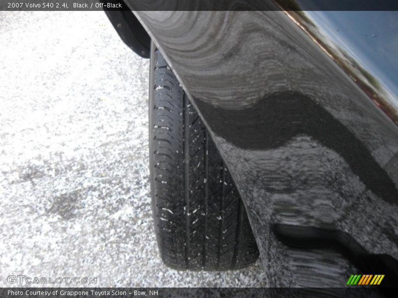Black / Off-Black 2007 Volvo S40 2.4i
