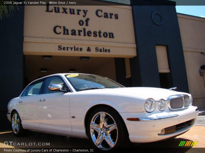 White Onyx / Ivory 2006 Jaguar XJ Vanden Plas