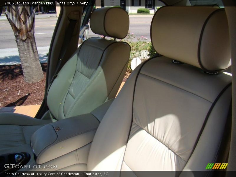 White Onyx / Ivory 2006 Jaguar XJ Vanden Plas