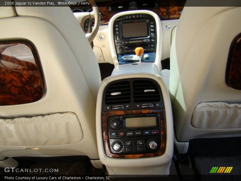 White Onyx / Ivory 2006 Jaguar XJ Vanden Plas