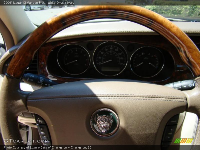 White Onyx / Ivory 2006 Jaguar XJ Vanden Plas